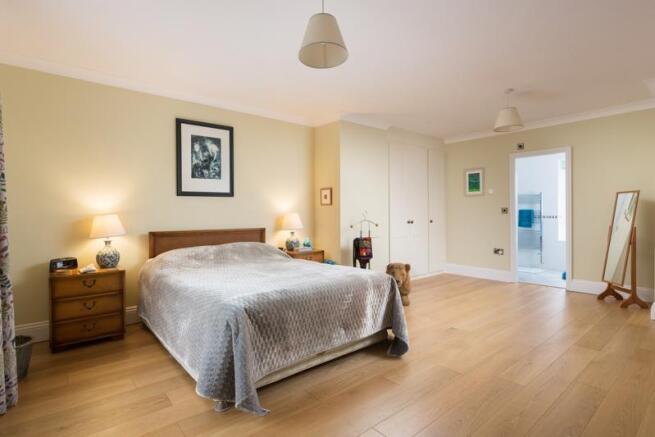 Bedroom 1 Suite