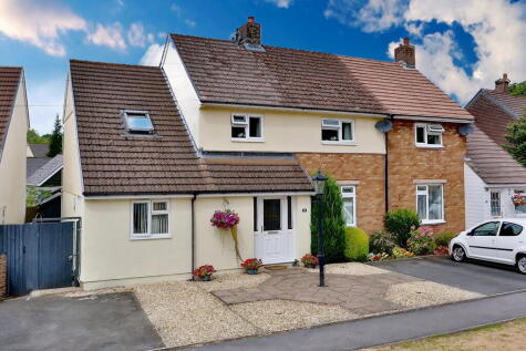 42 Martell Way, Cwrt Y Gollen, Crickhowell, Powys, NP8 1TJ