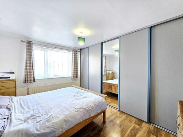 3 bed Semi-Detached for sale Image 10