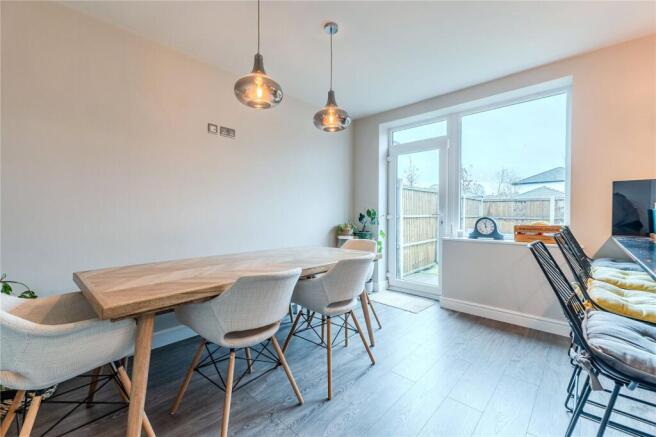 3 bed Town House for sale Image 11