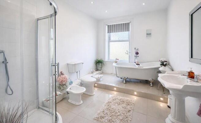 5 bed Terraced for sale Image 10