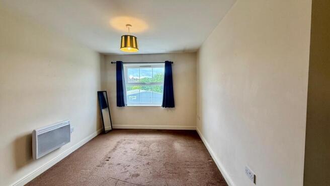 2 bed Flat to rent Image 12