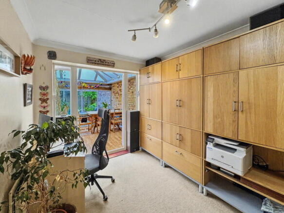4 bed Detached for sale Image 6
