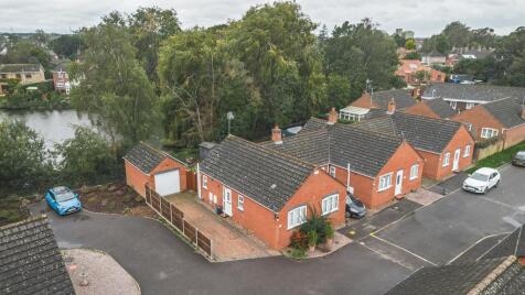 Waterside Gardens, Holbeach, Spalding, Lincolnshire, PE12 7BY