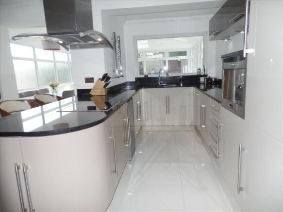 ADDITIONAL kitchen photo