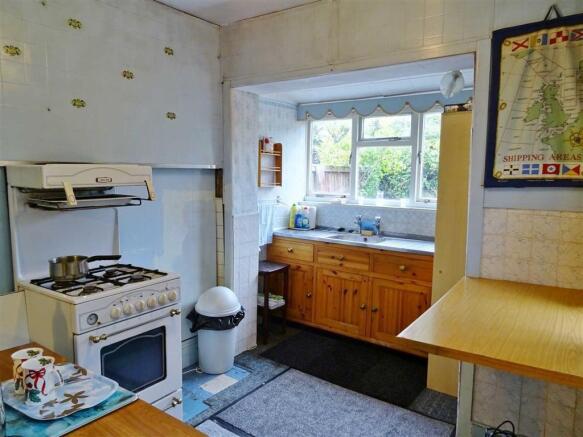 KITCHEN: