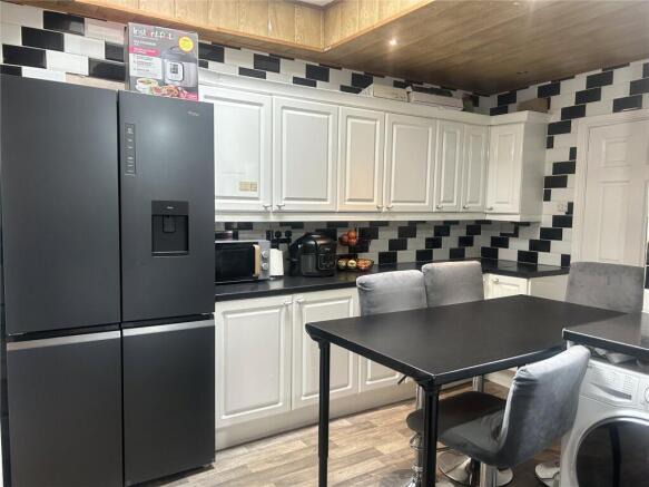 4 bed Terraced for sale Image 7