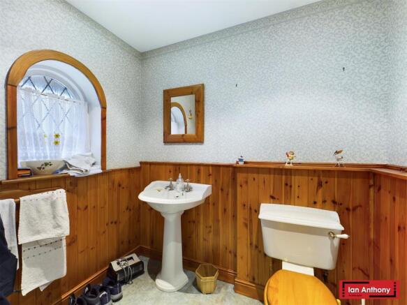 CLOAKROOM