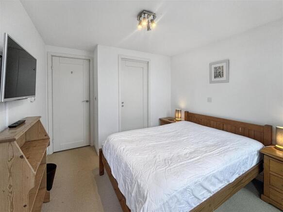 Bedrooom 2.jpeg