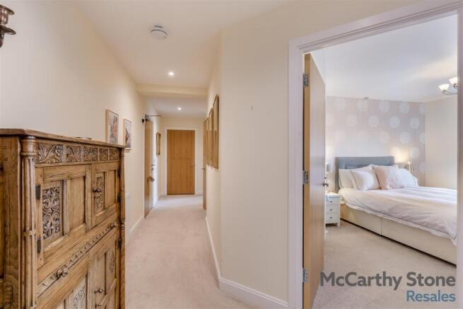 2 bed Apartment for sale Image 12