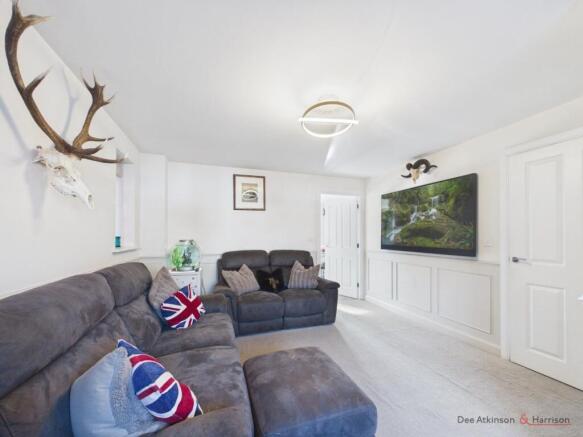3 bed Semi-Detached for sale Image 6