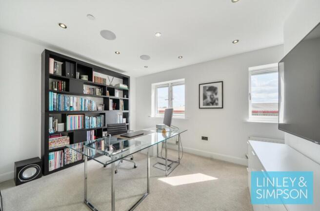 3 bed House for sale Image 10