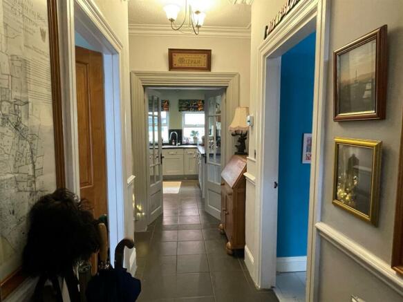 Entrance hall.jpg