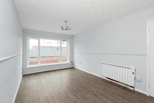 2 bed Flat for sale Image 5