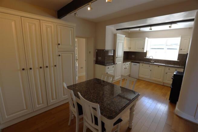 Kitchen .JPG