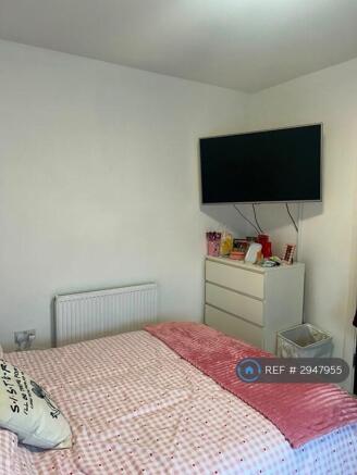 1 bed House Share to rent Image 9