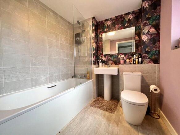 4 bed Town House for sale Image 5