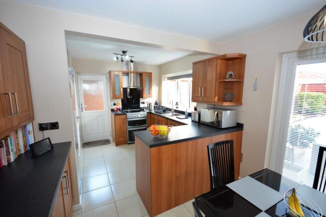 Fitted Kitchen/Di...