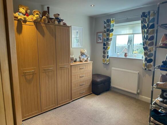 BEDROOM 2