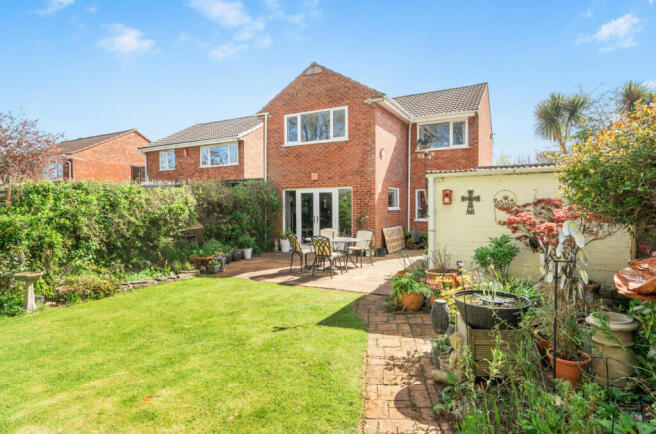 1439273-3-69ce7f4...