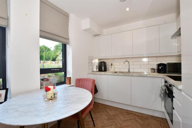 Lounge/Kitchen
