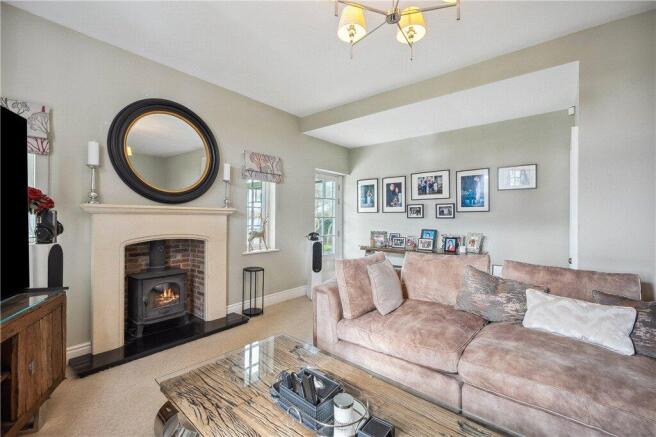 5 bed Detached for sale Image 7