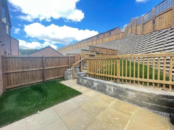 3 bed Semi-Detached to rent Image 9