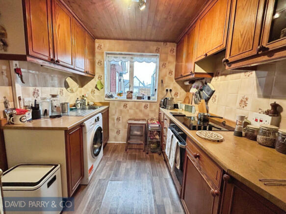 2 Bedroom End of Terrace Property