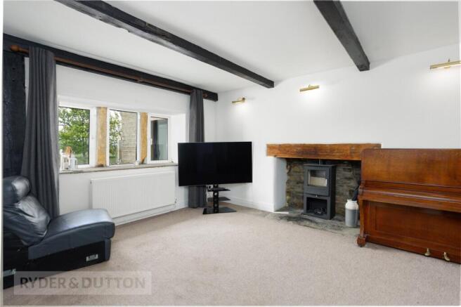 5 bed Detached for sale Image 11