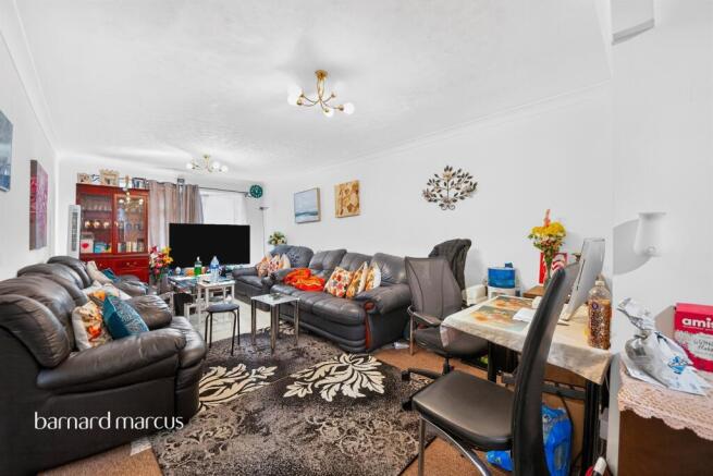Wickliffe Avenue, London photo 4