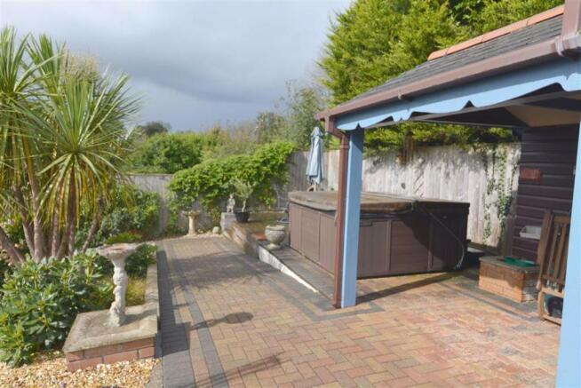 TOP GARDEN LEVEL