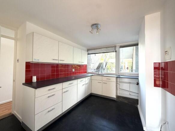 13 Undercliff, Wolsey Gardens, Felixstowe, Suffolk IP11 7PQ photo 4