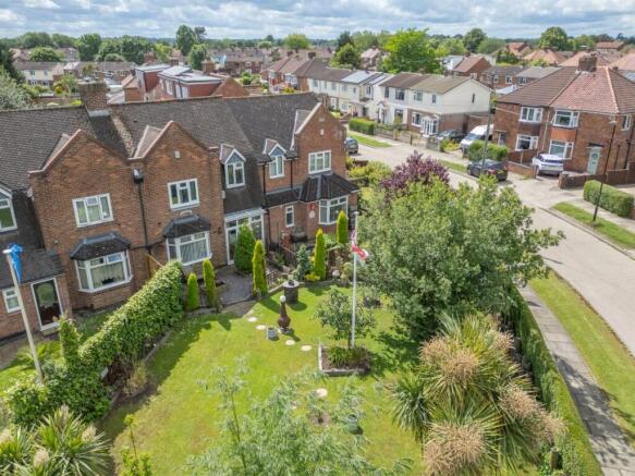 6 bed Semi-Detached for sale
