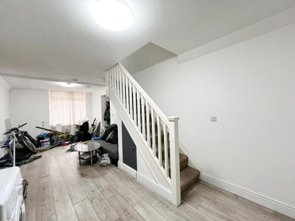 5 bed Apartment for sale Image 9