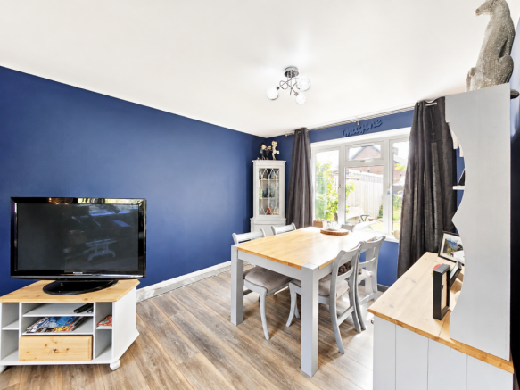 3 bed Semi-Detached for sale Image 3