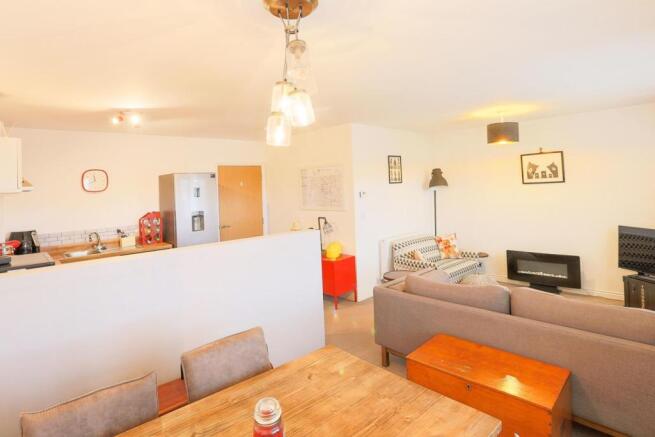 Lounge/Dining Room