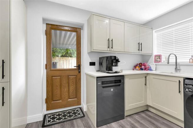 4 bed Detached for sale Image 8