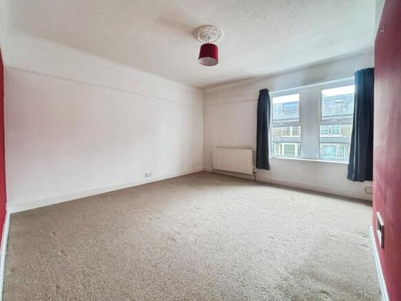 3 bed Terraced for sale Image 7