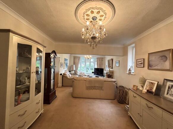 4 bed Detached for sale Image 7