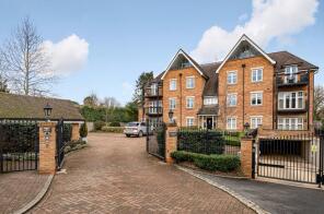 Flat 10, Rutherford House, Packhorse Road, Gerrards Cross SL9 8GZ
