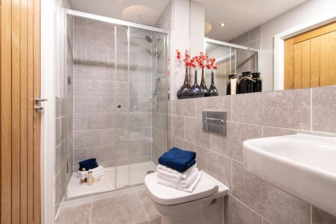 5 bed Detached for sale Image 8