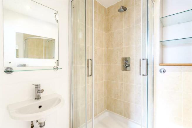 Apt U Redcliffe En suite -1.jpg