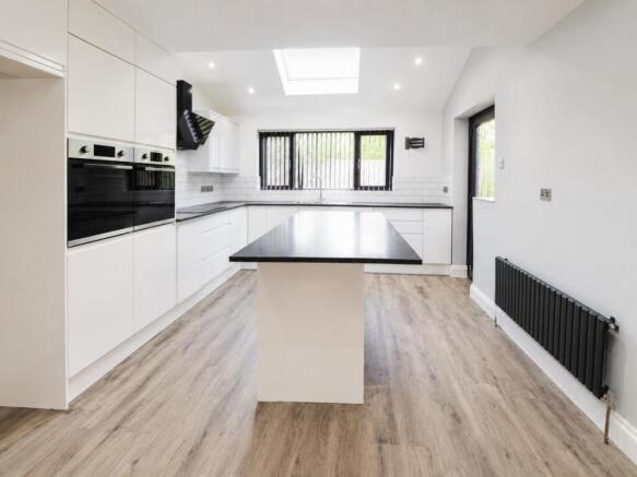 Kitchen / Breakfast Room