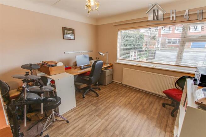 OFFICE/BEDROOM FIVE: