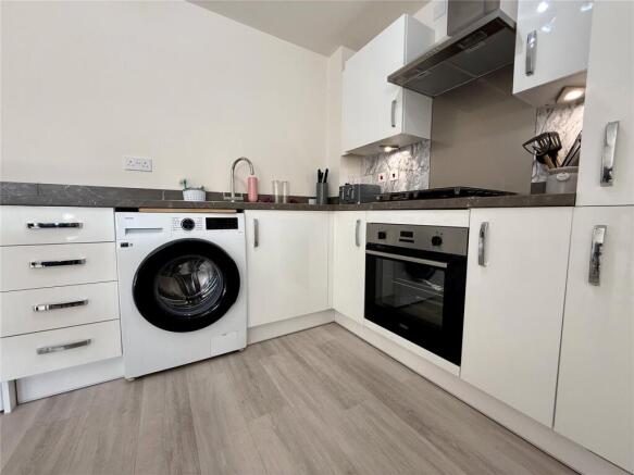 2 bed Semi-Detached for sale Image 3
