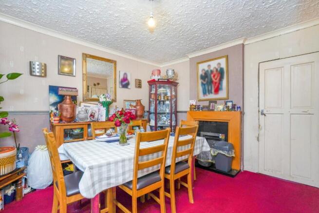 4 bed Semi-Detached for sale Image 5