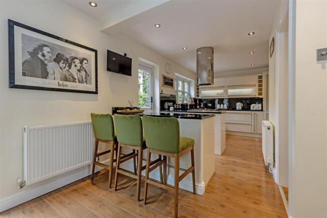 Impressive Integrated Kitchen Diner