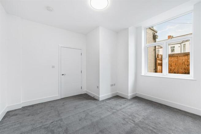 2 Berrymead Gardens-7.jpg
