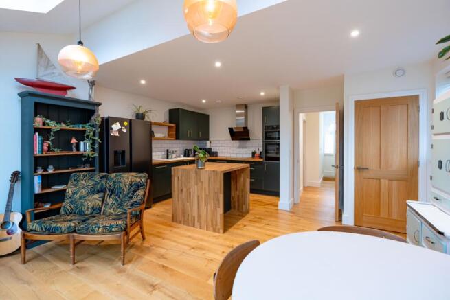 32 Hugh Allen Crescent-09466