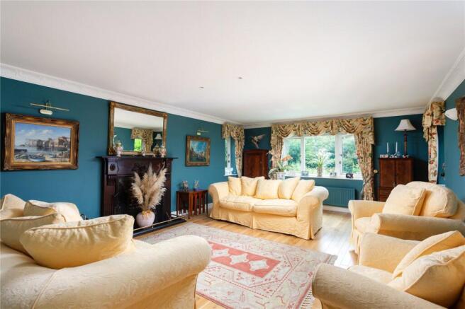 6 bed Detached for sale Image 12